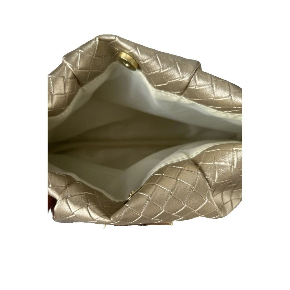 NEW Gold Shiseido Cosmetics Pouch With 5 Deluxe Minis Moisturizer,Essence